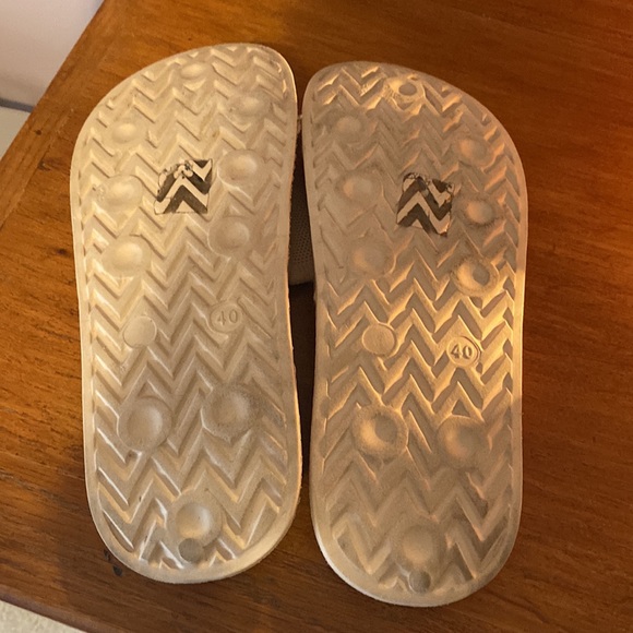 Joe Fresh Slides - Picture 4 of 5